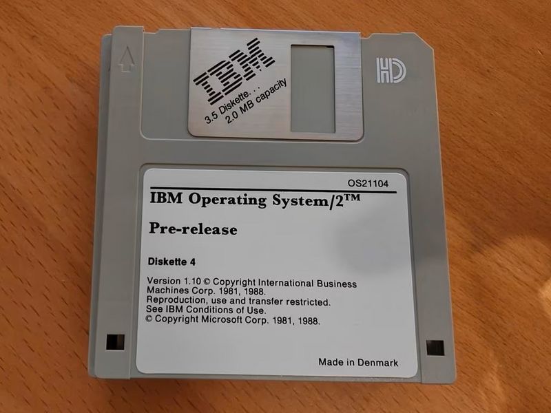 File:OS2-1.1pr-Disk4.jpg