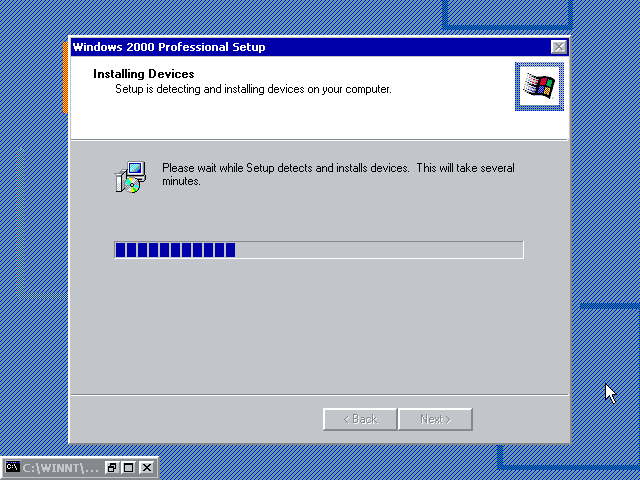 File:Windows2000-5.0.1965-InstallingDevices.png