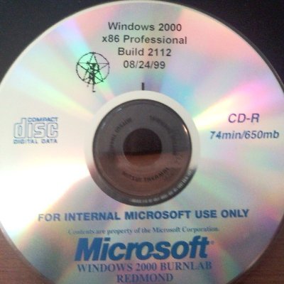 File:Windows2000-5.0.2112-CD.jpg