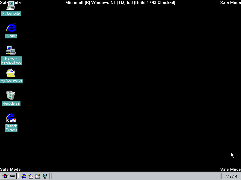 File:Windows2000-5.0.1743-SafeDesktop.png
