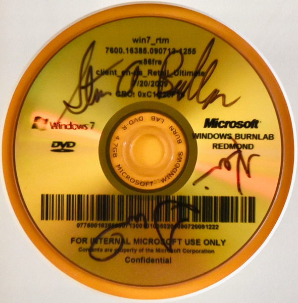 File:Windows7-6.1.7600.16385-(x86)-DVD-Gold.png