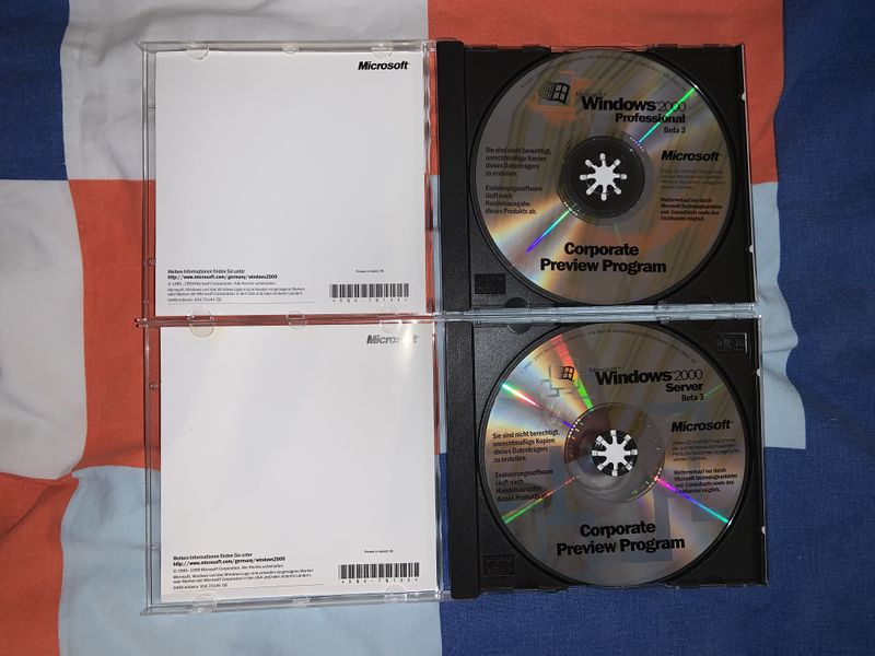 File:Windows2000-5.0.2031.1-(Professional-Server)-(German)-CD.jpg