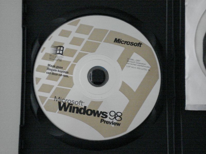 File:Windows 98 Preview Beta 3 Dutch.jpg