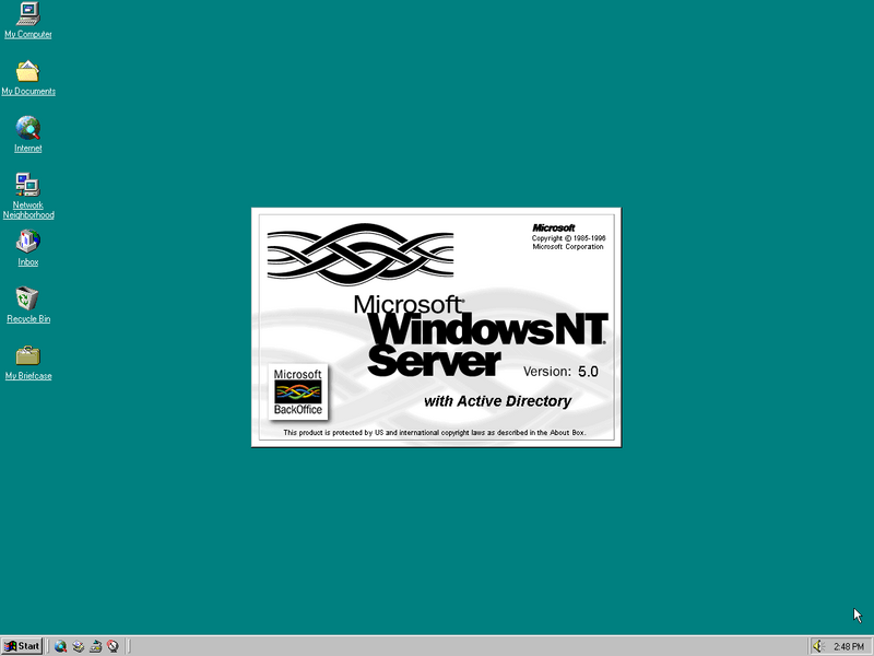 File:Windows2000-5.0.1592-Desktop.png