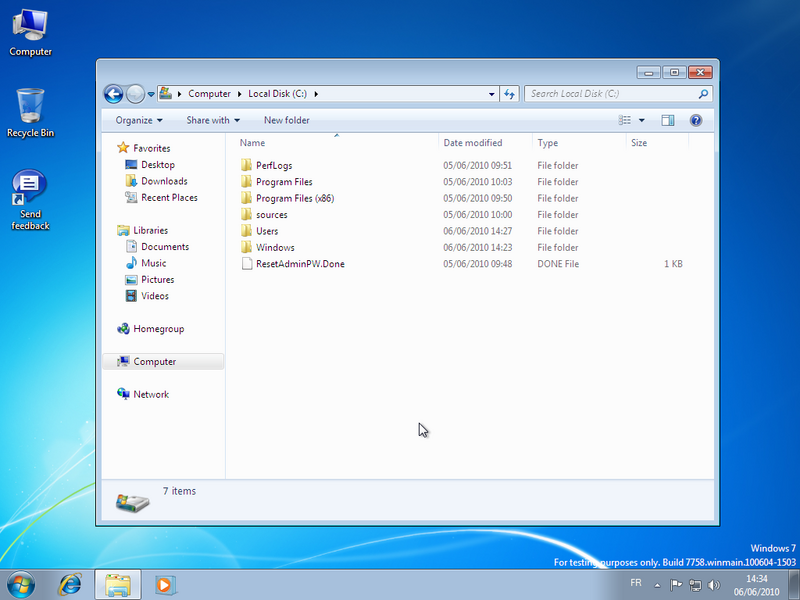 File:Windows8-6.1.7758.0-DesktopExplorer.png