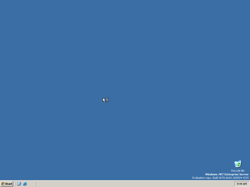 File:WindowsServer2003-5.2.3678-Desktop.png