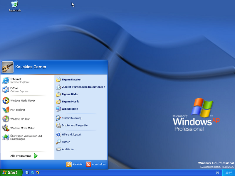 File:WindowsXP-5.1.2505-GermanStartMenu.png
