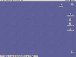 MacOS-9.2.2-Desktop.png