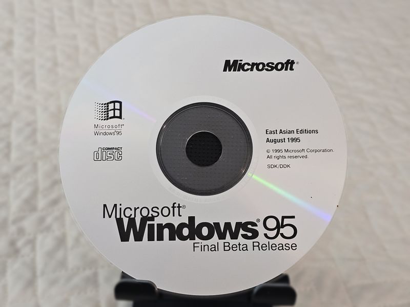 File:Microsoft Windows 95 - Final Beta Release - East Asian Editions August 1995 - SDK and DDK.jpg